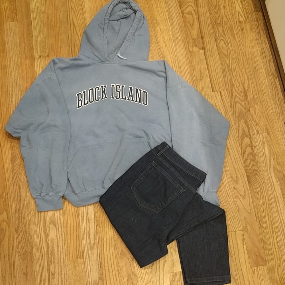 Sweatshirt with Hood